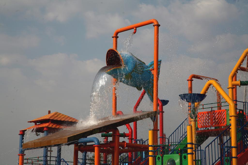 Sentosa Resorts & Water Park Chinchvad Εξωτερικό φωτογραφία