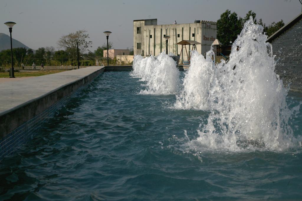 Sentosa Resorts & Water Park Chinchvad Εξωτερικό φωτογραφία
