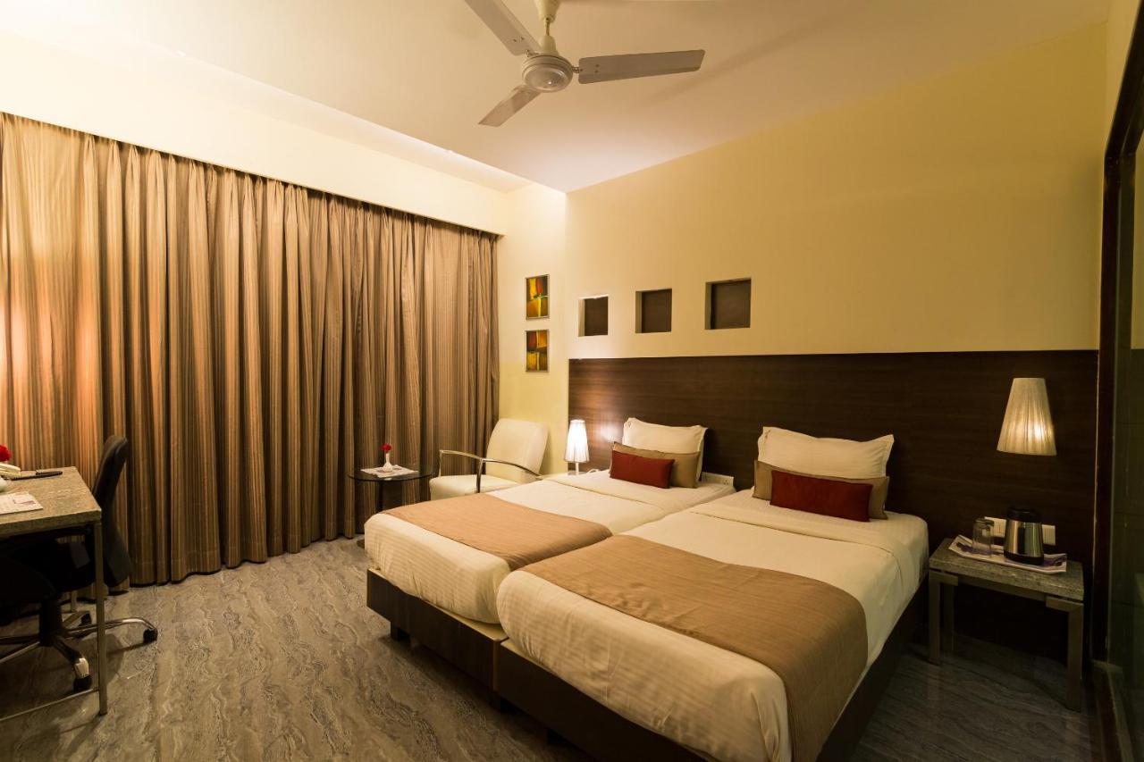 Sentosa Resorts & Water Park Chinchvad Εξωτερικό φωτογραφία
